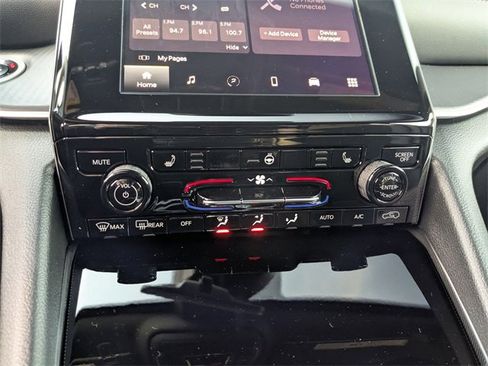 New 2025 Jeep Grand Cherokee L Altitude image 21