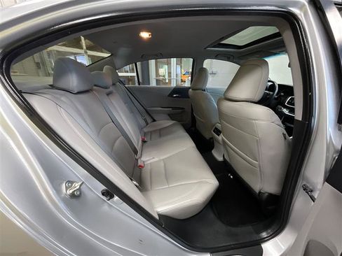Used 2015 Honda Accord EX-L image 27