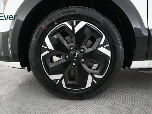 Used 2024 Kia Niro Wind FWD image 19