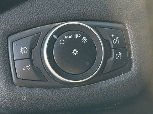 Used 2019 Ford Escape SE AWD/4WD image 9