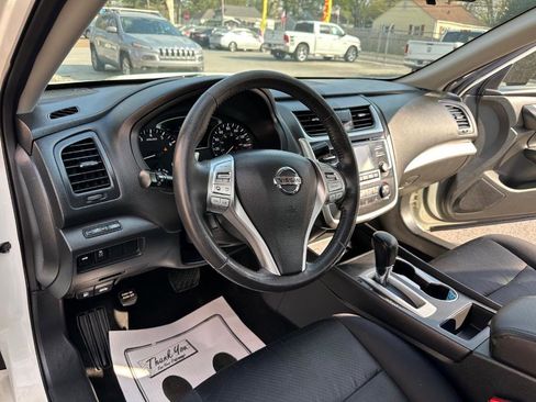 Used 2017 Nissan Altima 2.5 SR image 25