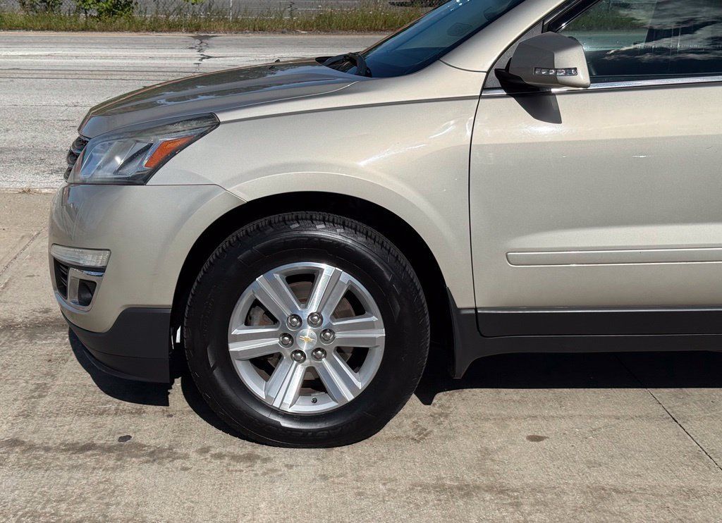 Used 2014 Chevrolet Traverse LT AWD/4WD image 12