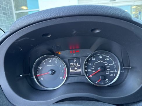 Used 2017 Subaru Crosstrek 2.0i Premium image 4