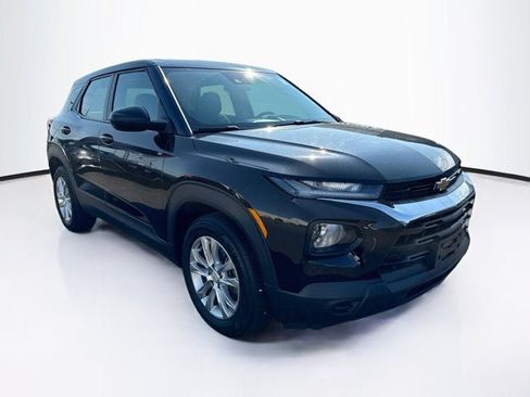 Used 2021 Chevrolet TrailBlazer LS FWD image 3