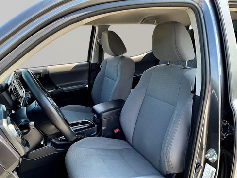 Used 2018 Toyota Tacoma SR w/ SR Convenience Package RWD image 21