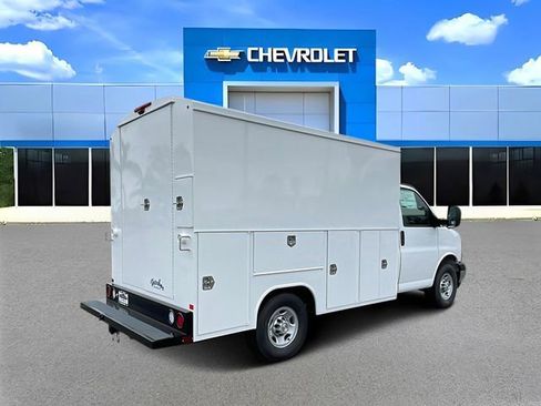 New 2026 Chevrolet Express 3500 w/ Power Convenience Package image 3