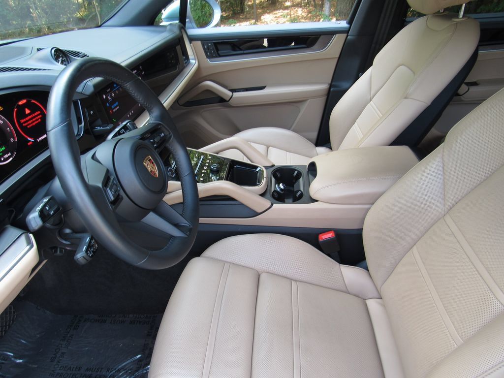 Certified 2025 Porsche Cayenne E-Hybrid AWD/4WD image 14
