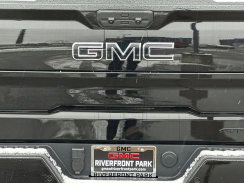 Used 2025 GMC Sierra 1500 AT4X image 50