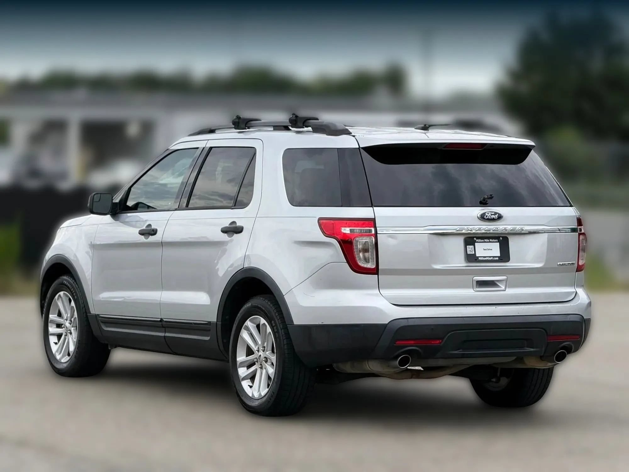 Used 2015 Ford Explorer FWD image 10