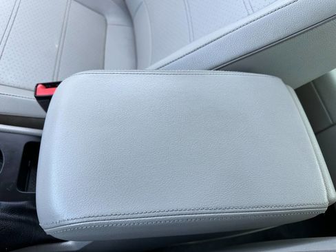 Used 2017 Volkswagen Passat 1.8T R-Line w/ R-Line Lighting Package image 46