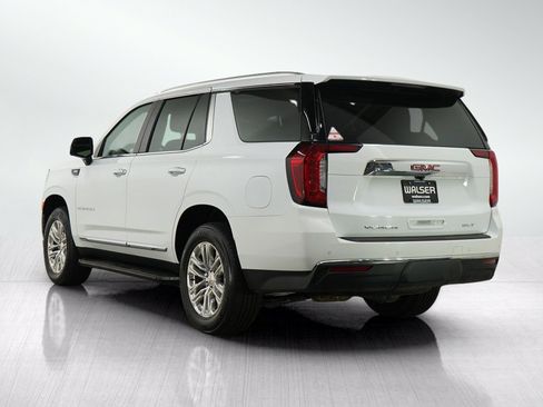 Used 2024 GMC Yukon SLT w/ SLT Luxury Package AWD/4WD image 3