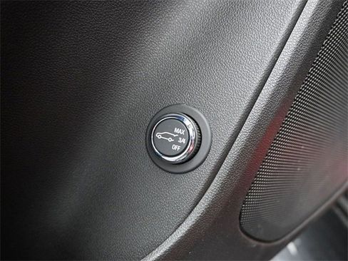 Used 2024 Chevrolet Blazer LT w/ Convenience Package image 32