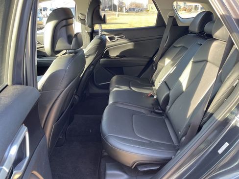 Used 2024 Kia Sportage EX image 10