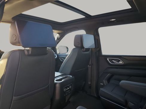 Used 2021 Chevrolet Suburban LT w/ Rear Media and Nav Package image 18