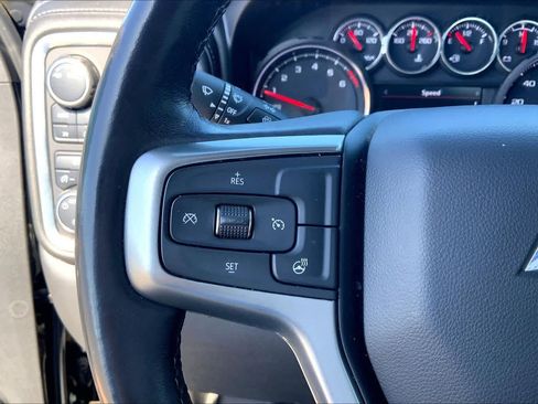 Used 2021 Chevrolet Silverado 1500 LT AWD/4WD image 24