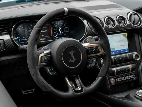 Used 2021 Ford Mustang Shelby GT500 w/ Carbon Fiber Track Pack image 11