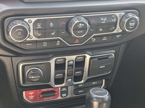 Used 2020 Jeep Gladiator Rubicon AWD/4WD image 24
