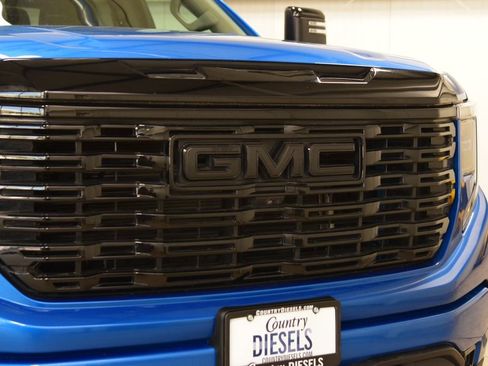 Used 2022 GMC Sierra 1500 Elevation w/ Elevation Premium Package AWD/4WD image 10