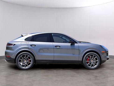 Certified 2024 Porsche Cayenne S AWD/4WD image 9