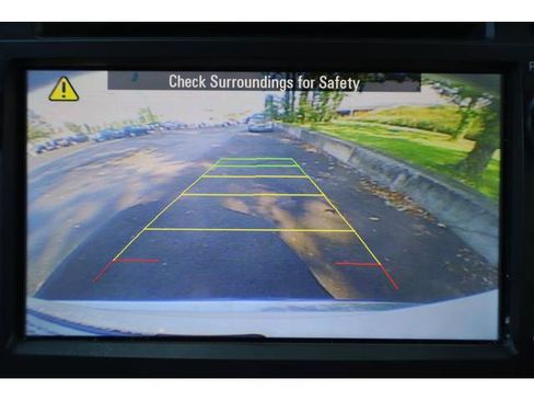 Used 2015 GMC Acadia SLE FWD image 14