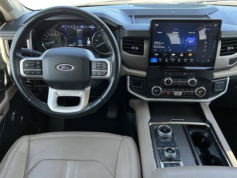 Used 2024 Ford Expedition Limited image 12