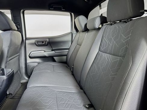 Used 2019 Toyota Tacoma SR5 RWD image 12