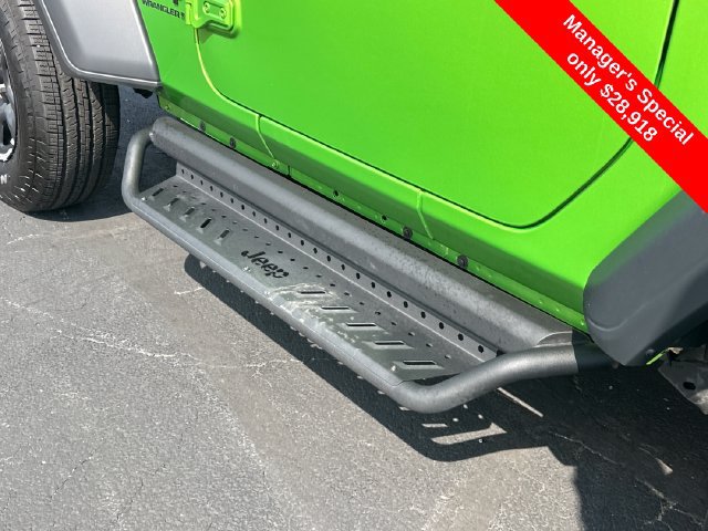 Used 2026 Jeep Wrangler Sport AWD/4WD image 9