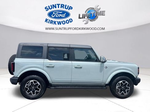 Used 2024 Ford Bronco Outer Banks AWD/4WD image 8