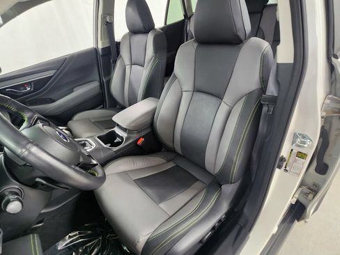 Used 2025 Subaru Outback Onyx Edition XT AWD/4WD image 11