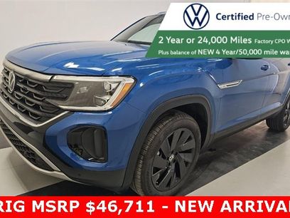 Certified 2025 Volkswagen Atlas Cross Sport SE w/ Panoramic Sunroof Package