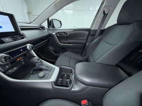 Certified 2024 Toyota RAV4 LE AWD/4WD image 23