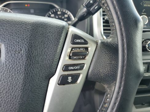 Used 2021 Nissan Titan SV w/ SV Convenience Package image 20