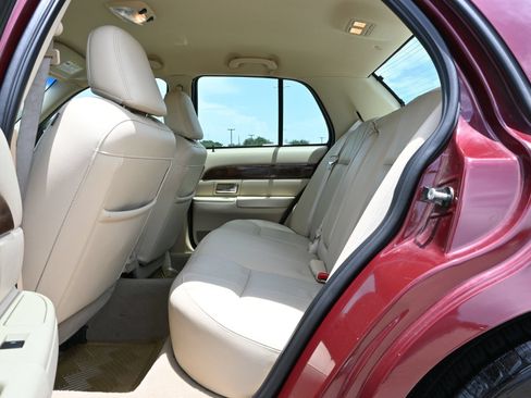 Used 2009 Mercury Grand Marquis LS RWD image 20