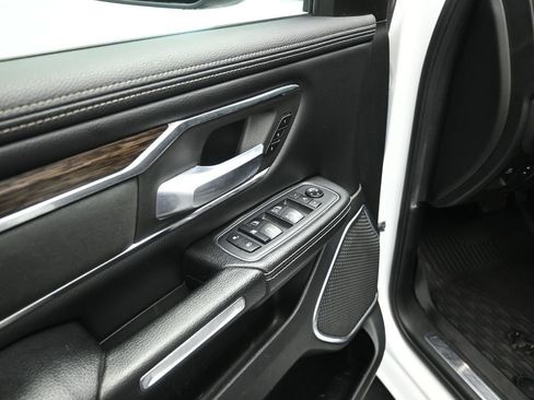Used 2019 RAM 1500 Laramie image 9