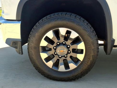 Used 2021 Chevrolet Silverado 2500 LT w/ Z71 Off-Road Package image 21