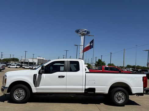 Certified 2025 Ford F250 XL w/ XL Chrome Package RWD image 3