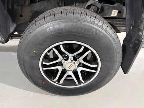 Used 2020 Toyota Tacoma SR w/ SR Convenience Package RWD image 7