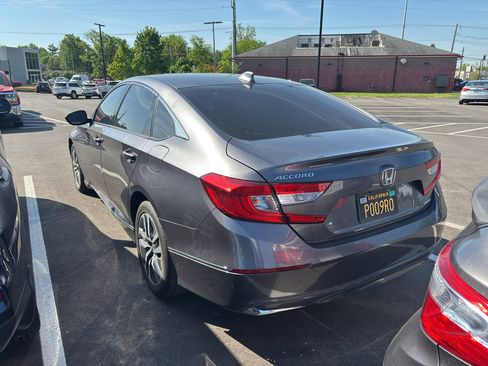 Used 2018 Honda Accord EX image 3