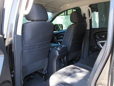 Used 2017 Nissan Titan SV RWD image 14