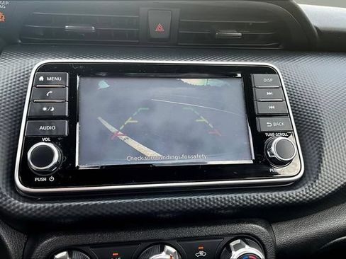 Used 2021 Nissan Kicks S FWD image 13