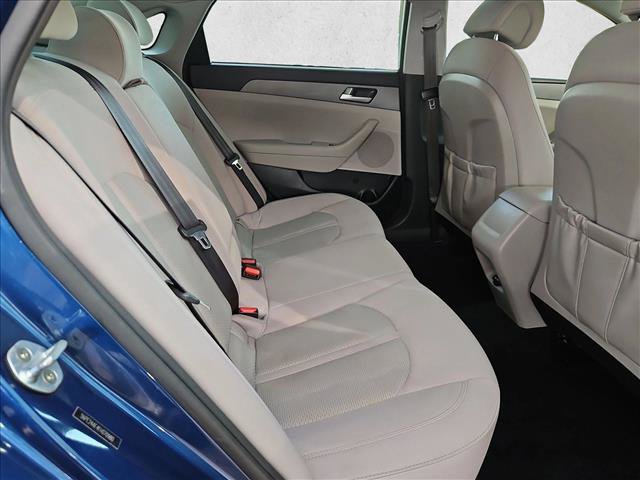 Used 2015 Hyundai Sonata SE FWD image 16