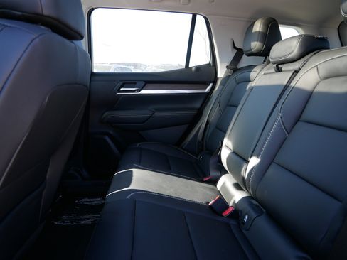 New 2026 GMC Terrain Denali w/ LPO, Black Badging Package image 5