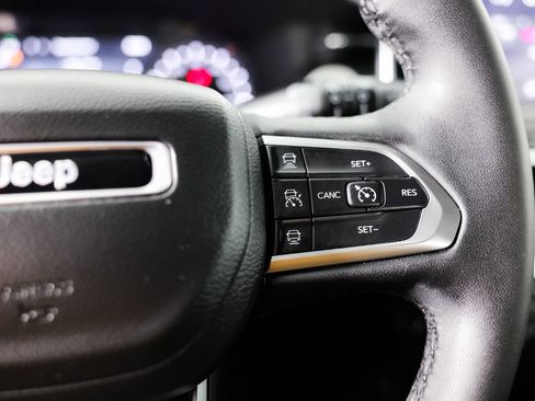 Used 2023 Jeep Compass Limited image 29