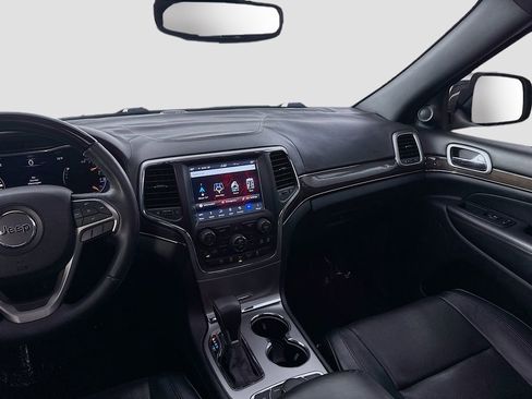 Used 2018 Jeep Grand Cherokee Overland AWD/4WD image 29