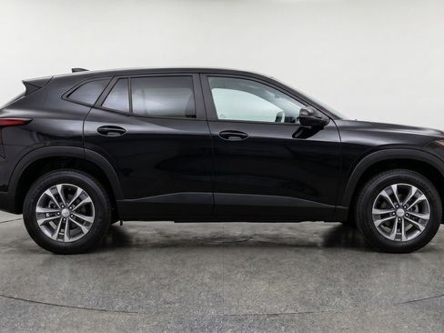 Used 2025 Chevrolet Equinox LT image 11