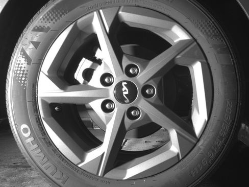 Used 2025 Kia K4 LXS FWD image 15
