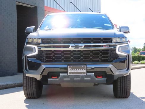 Used 2021 Chevrolet Tahoe Z71 w/ Luxury Package AWD/4WD image 6