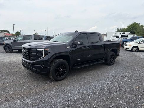 Used 2024 GMC Sierra 1500 Elevation w/ Elevation Premium Package AWD/4WD image 2