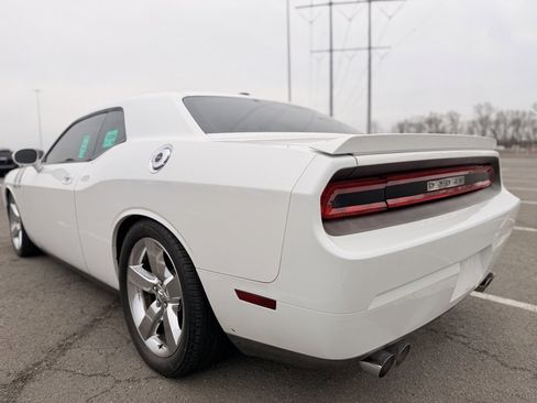 Used 2010 Dodge Challenger R/T image 2