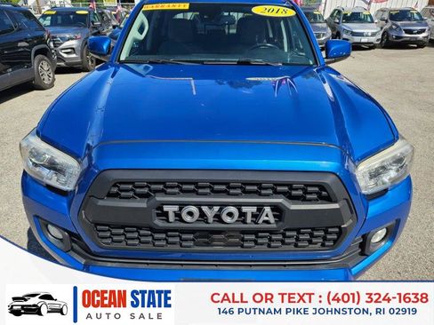 Used 2018 Toyota Tacoma SR5 AWD/4WD image 8